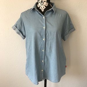 Levi's chambray button up top